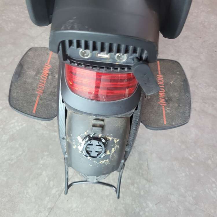 인모션v11 4.0 서스펜션 중고휠 판매합니다--4