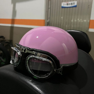 오토바이 헬멧 반모 판매 합니다.