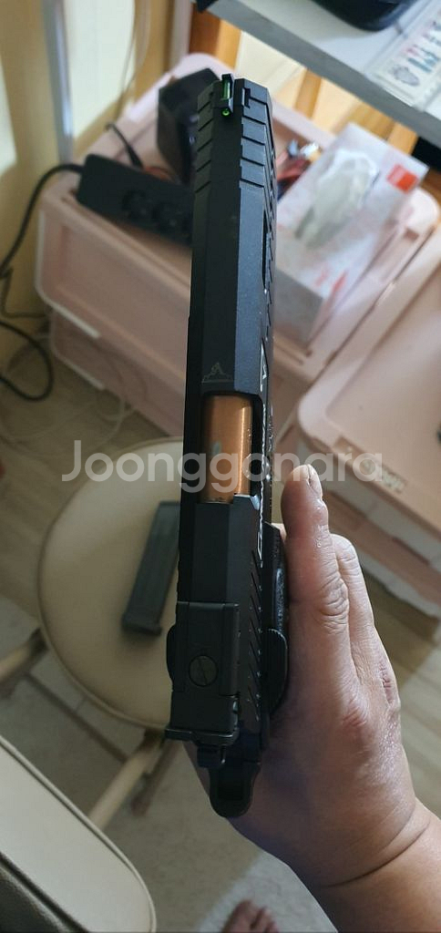 존윅3 타란택티컬 컴뱃마스터2011 핸드건 팝니다!--6