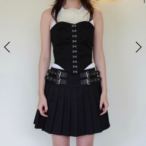 데어드 4BELTED PLEATED MINI SKIRT