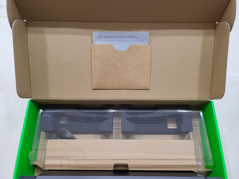 무선 레이저키보드 블랙위도우 청키--3