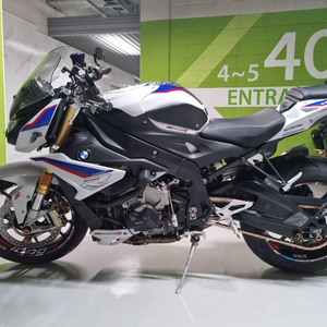 19년식 s1000r 팝니다