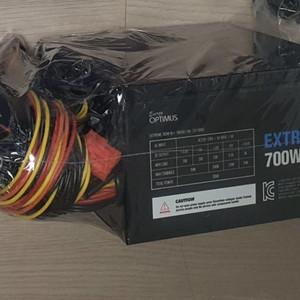 옵티머스 EXTREME 700W 85+ 파워 미개봉