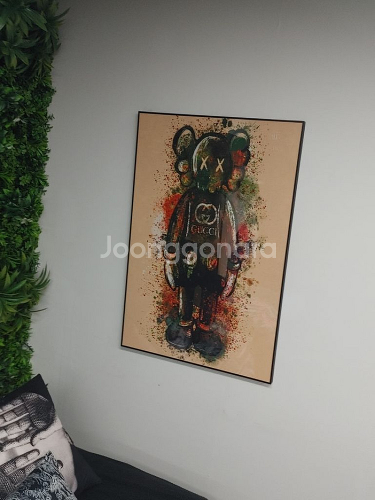 구찌 카우스 베어브릭 피규어 대형 팝아트 그림 액자--1