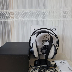 akg k702