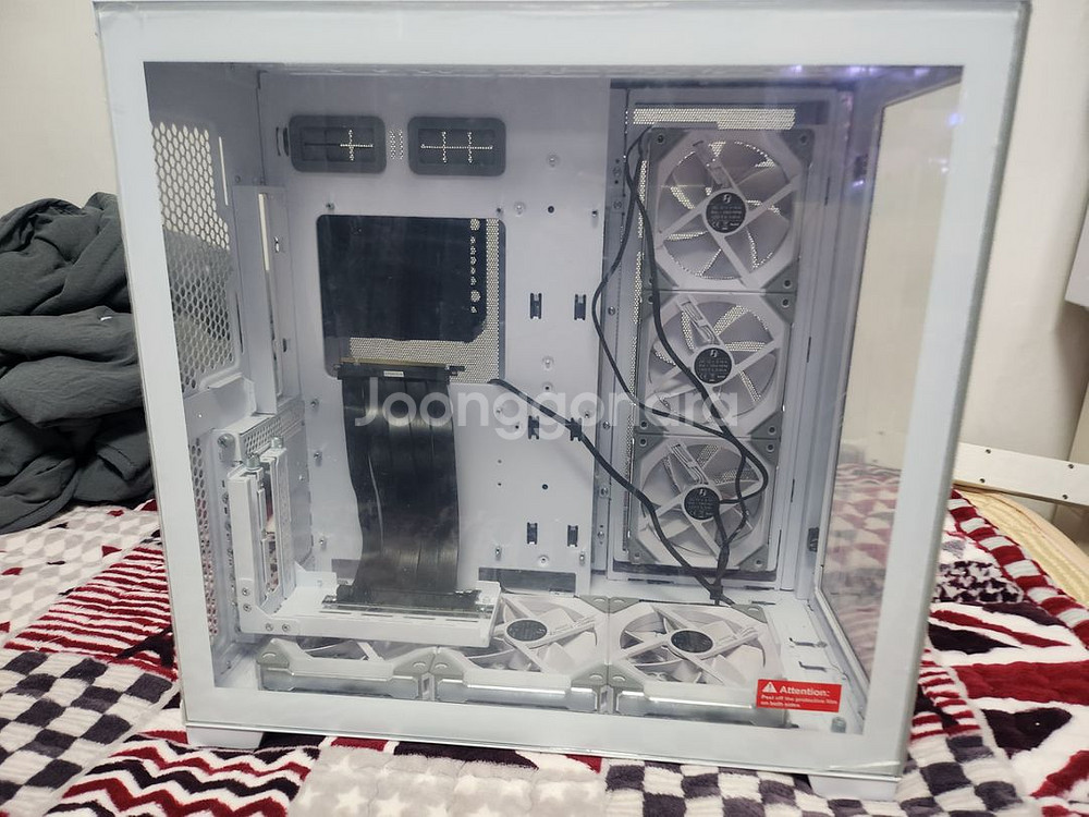 리안리 O11D evo white 케이스--1