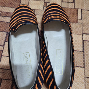 [마크모크] 블랙 줄무늬 구두 신발