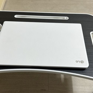 LG 15U560