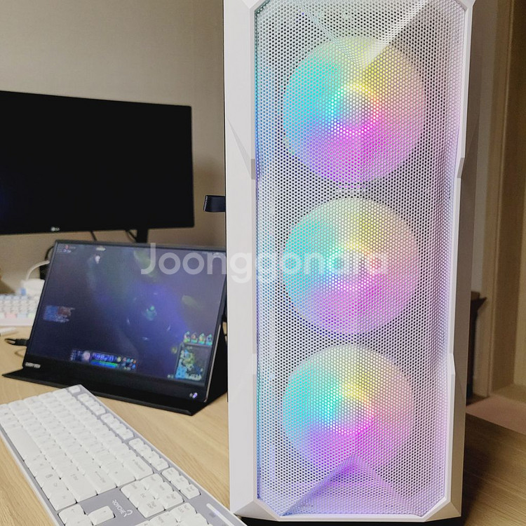 롤 잘 돌아가는 예쁜 컴퓨터 본체 판매해요--9