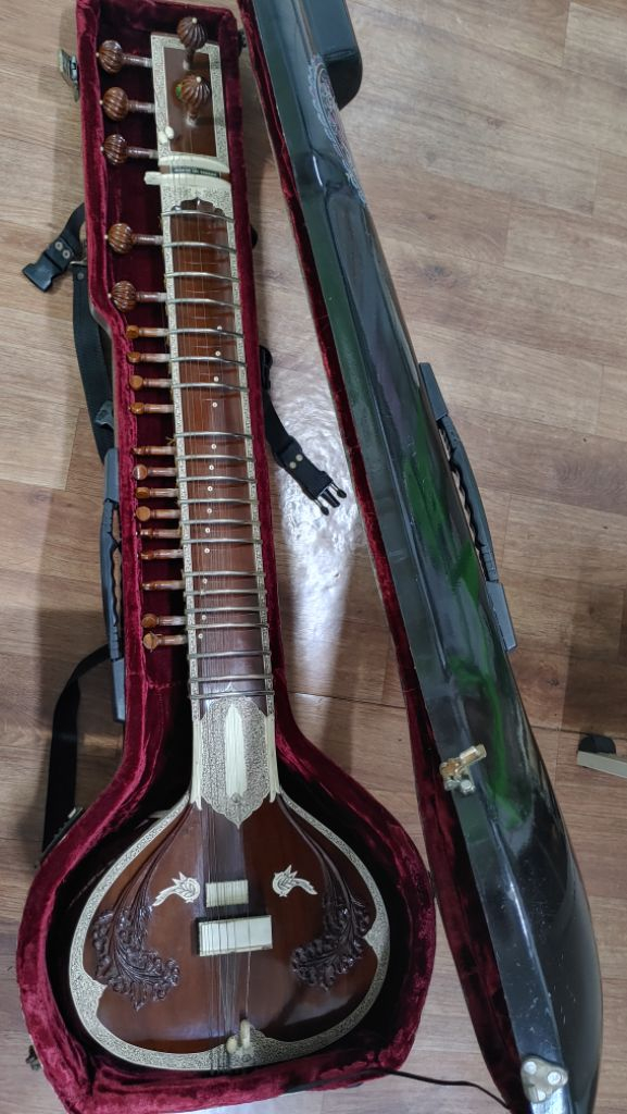 인도 전통악기 시타르 이미지