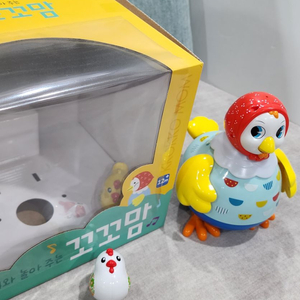 아기와 놀아주는 꼬꼬맘+스스로 굴러가는 깜짝볼