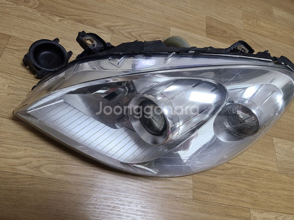 벤츠b200 w245 운전석 헤드라이트 중고팝니다--4