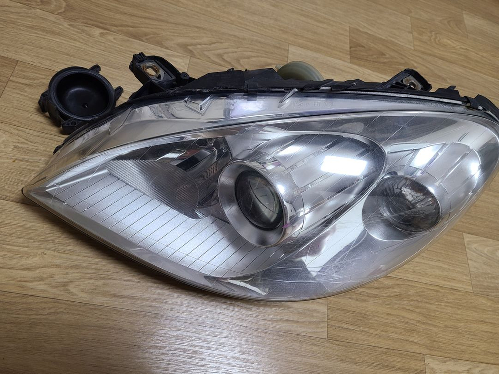 벤츠b200 w245 운전석 헤드라이트 중고팝니다 이미지