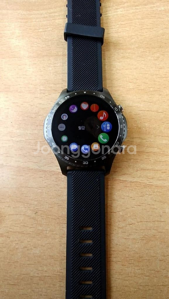 mv60 pro 스마트워치 팔아요~ (충전기 있음)--2