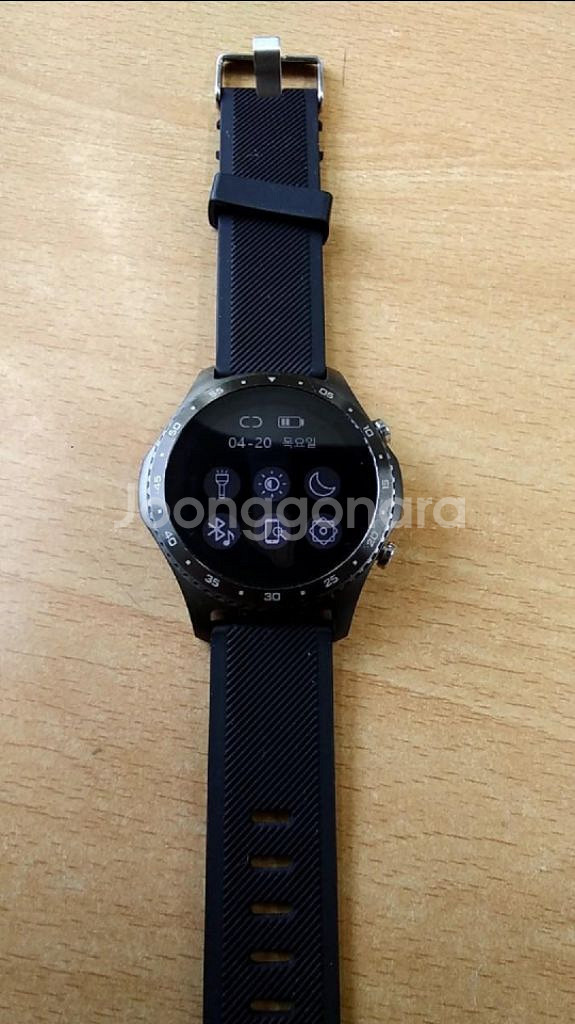 mv60 pro 스마트워치 팔아요~ (충전기 있음)--3
