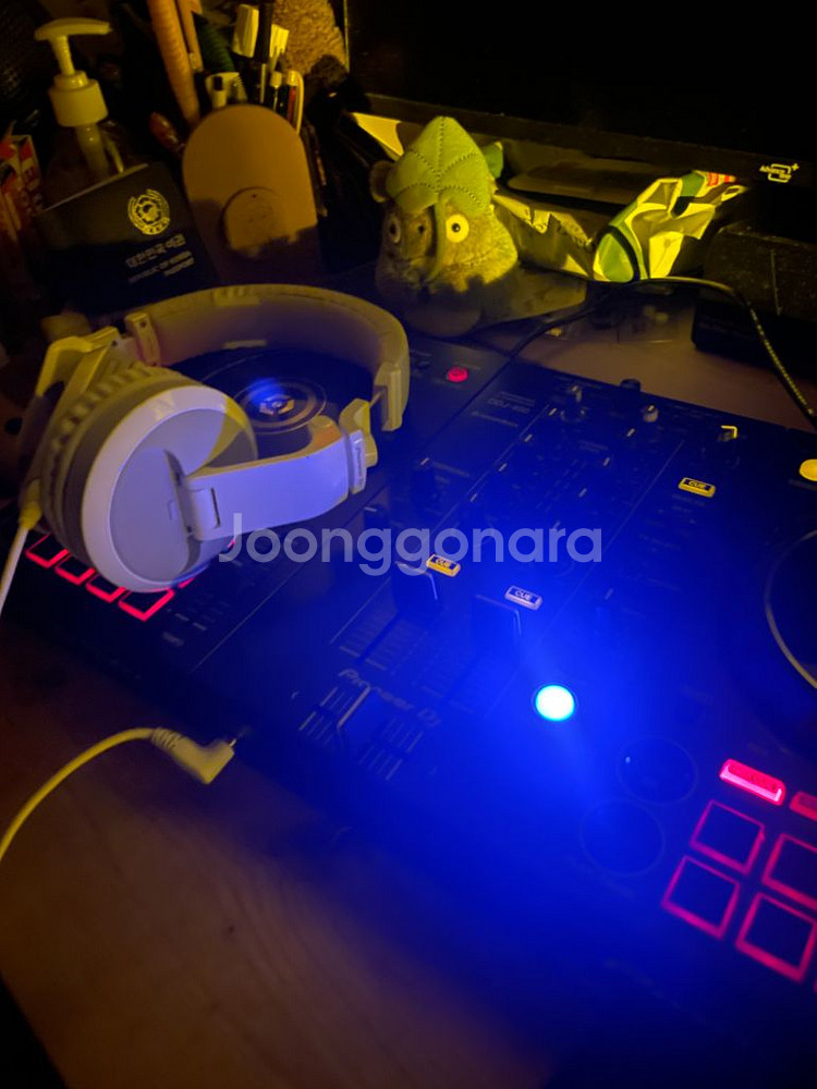 DDJ 400과 디제잉 헤드셋 팝니다.--0