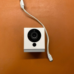 Wyze cam V2 팝니다.