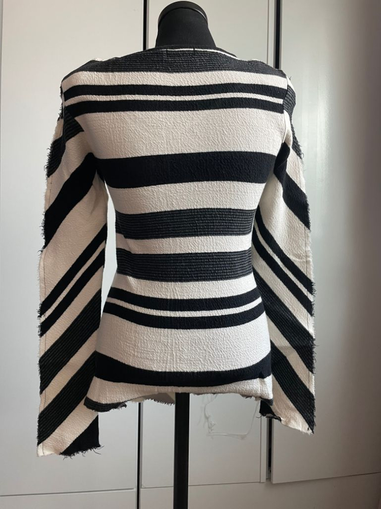 여성 어깨패드 줄무늬 브이넥 티(free size)--1