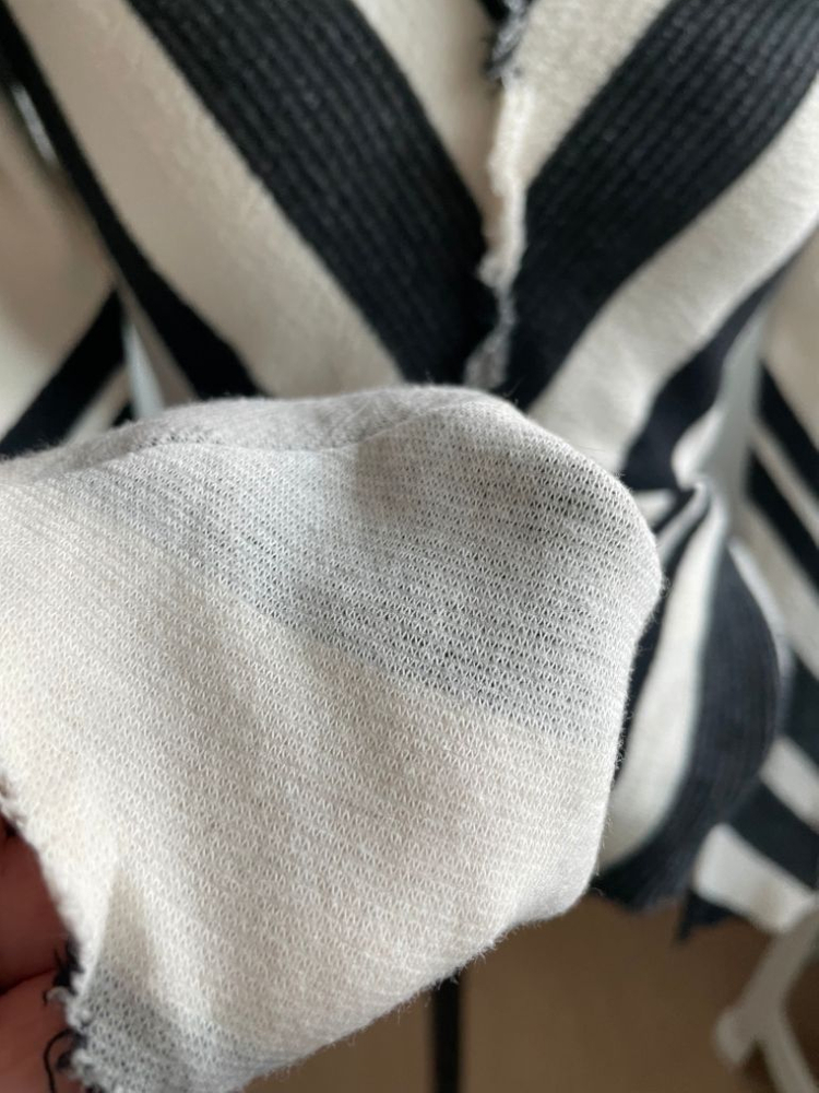 여성 어깨패드 줄무늬 브이넥 티(free size)--2