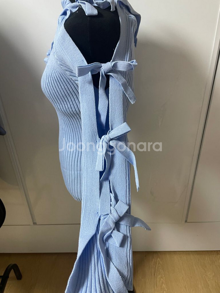 새상품 트임 리본 니트티--2