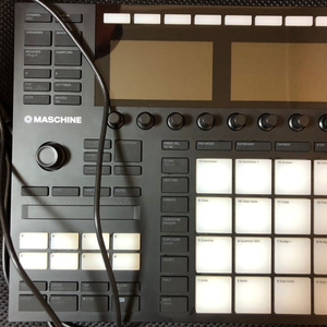 ni maschine mk3 판매합니다!!