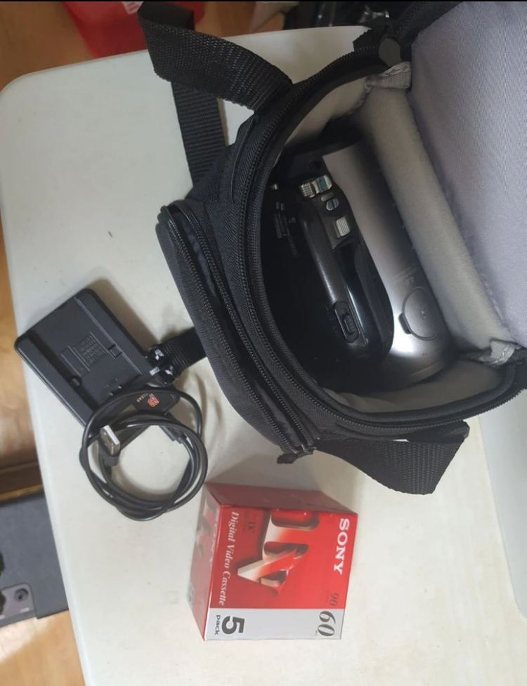 Sony HDR-HC3 6mm 테이프 캠코더--7