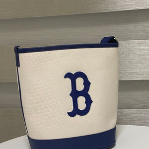 MLB 베이직 빅로고 캔버스 버킷백 BOS Cream