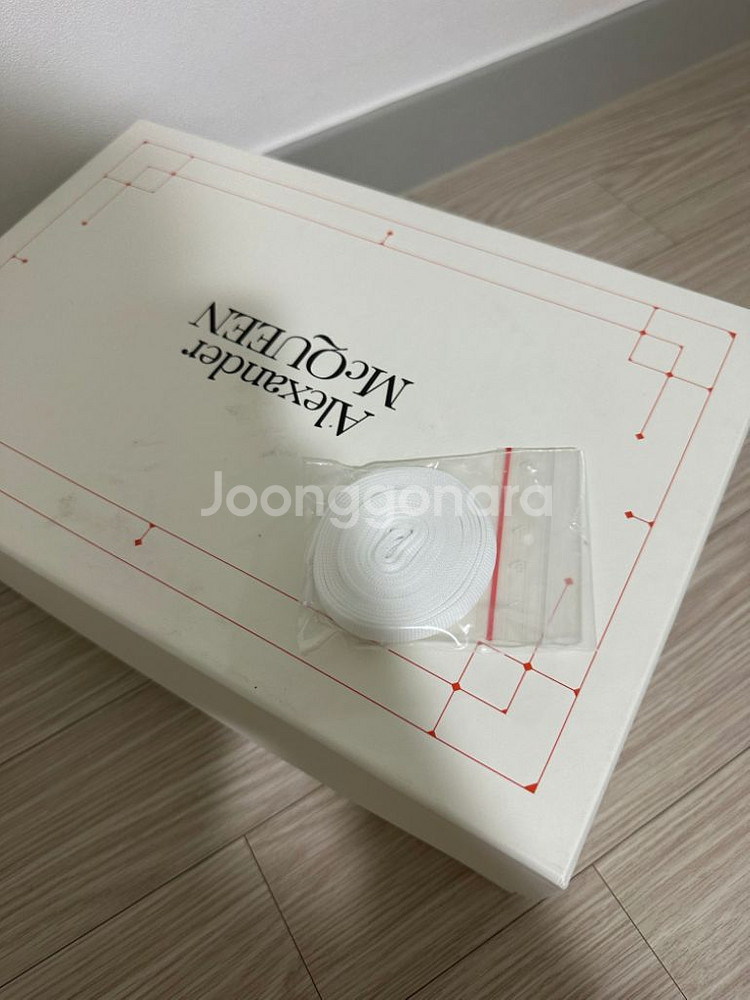 알렉산더맥퀸 오버솔41--3