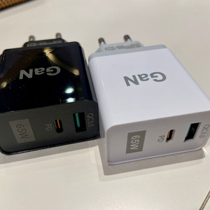 USB 65W 듀얼 초고속 충전기