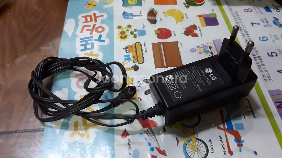 LG 코드제로 핸디스틱 청소기 충전기 21V 0.65A--1