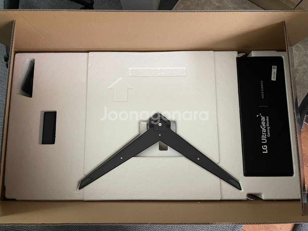 lg 32gq950 모니터 판매합니다. 중고페이--1