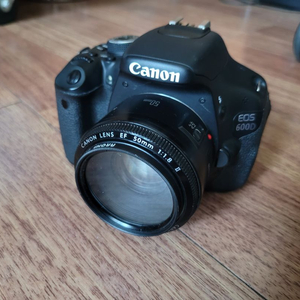 캐논 600d canon + 50mm 단렌즈+32 sd