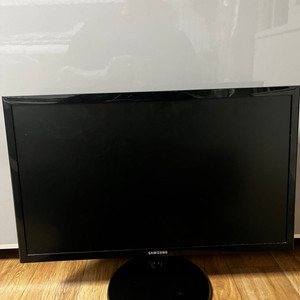 삼성 24인치 60hz 모니터 팝니다.