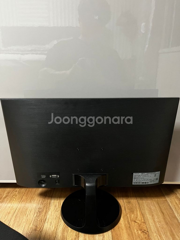 삼성 24인치 60hz 모니터 팝니다.--1