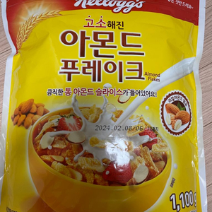 켈로그 아몬드 푸레이크 1,100g