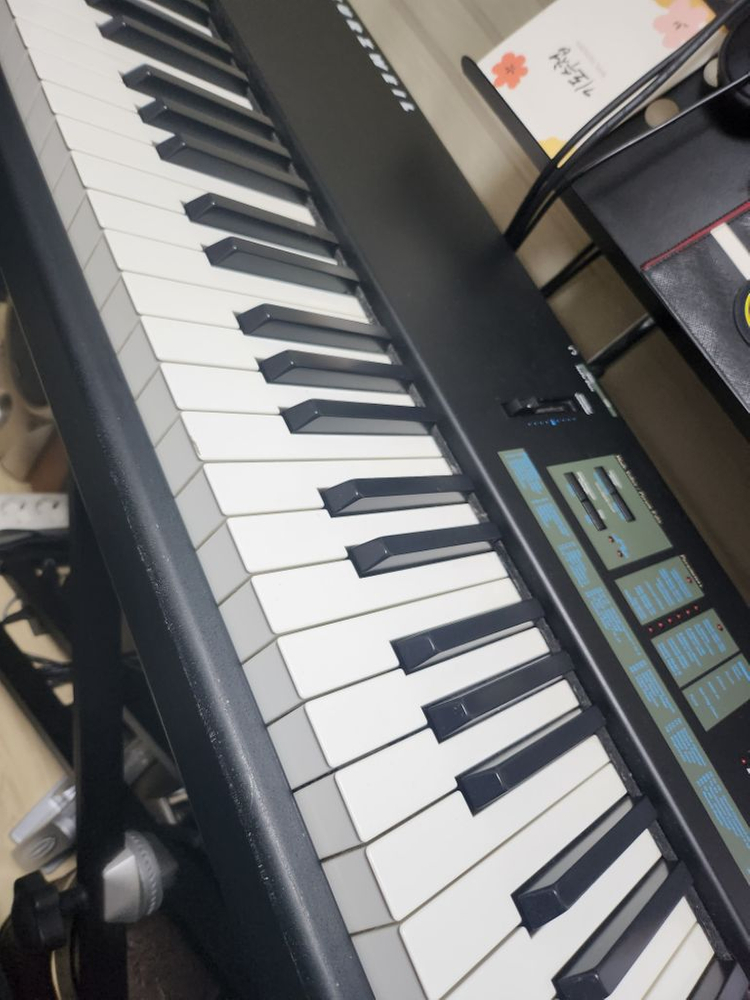 커즈와일 SP88X 이미지