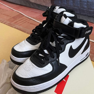 나이키 스투시 에어포스 블랙 앤 라이트 본 240