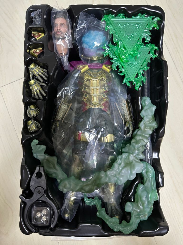 MMS556 핫토이 미스테리오 개봉양품 판매합니다--2