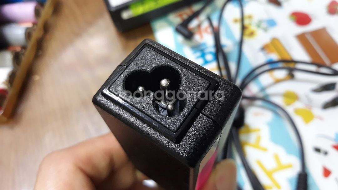 어댑터 충전기 19V 2.1A 5.5x2.5mm 1.5--2