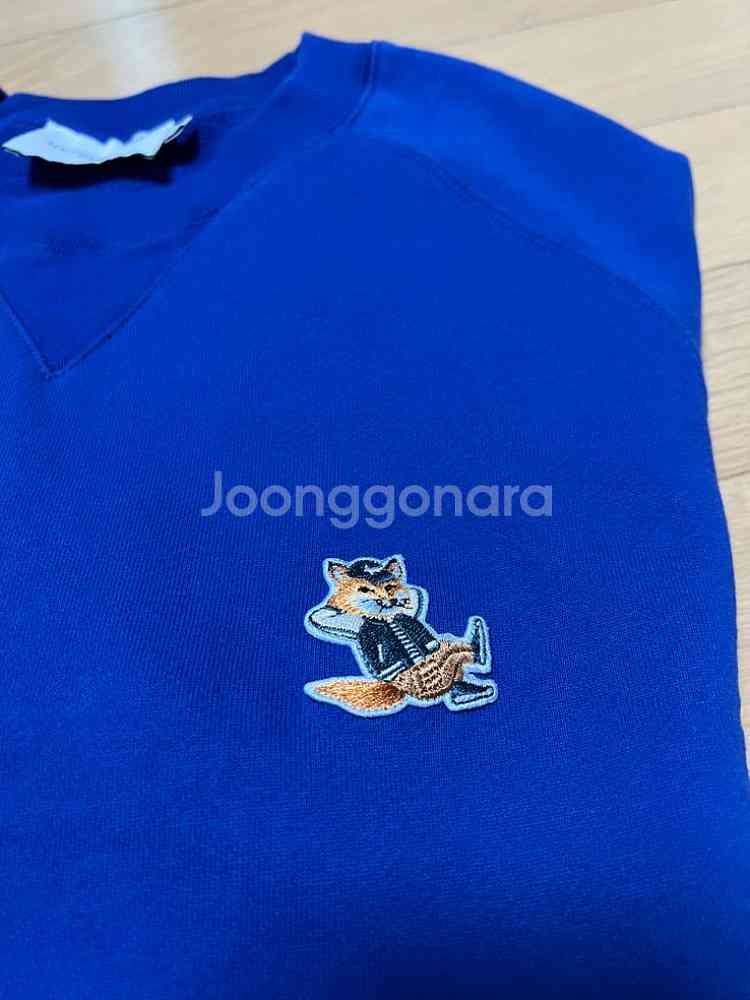 메종키츠네 남성드레스폭스패치 맨투맨 딥블루 L(새상품)--1