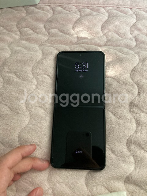 제트플립 4 블랙 자급제 512기가 팝니다--0