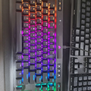 커세어 k70 rgb tkl 저소음적축 풀윤활팝니다.