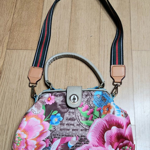 핍스스튜디오 크로스백