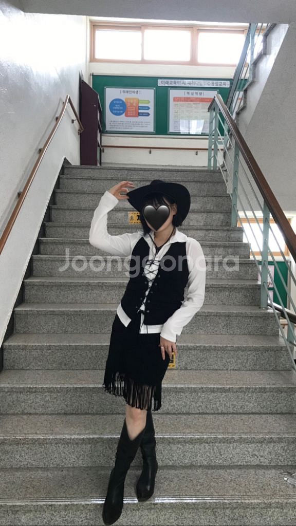졸업사진 카우걸 대여 (르세라핌 컨셉)--2