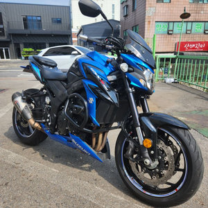 GSX-S750