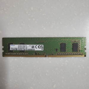 삼성램카드 DDR4 4기가 판매합니다.