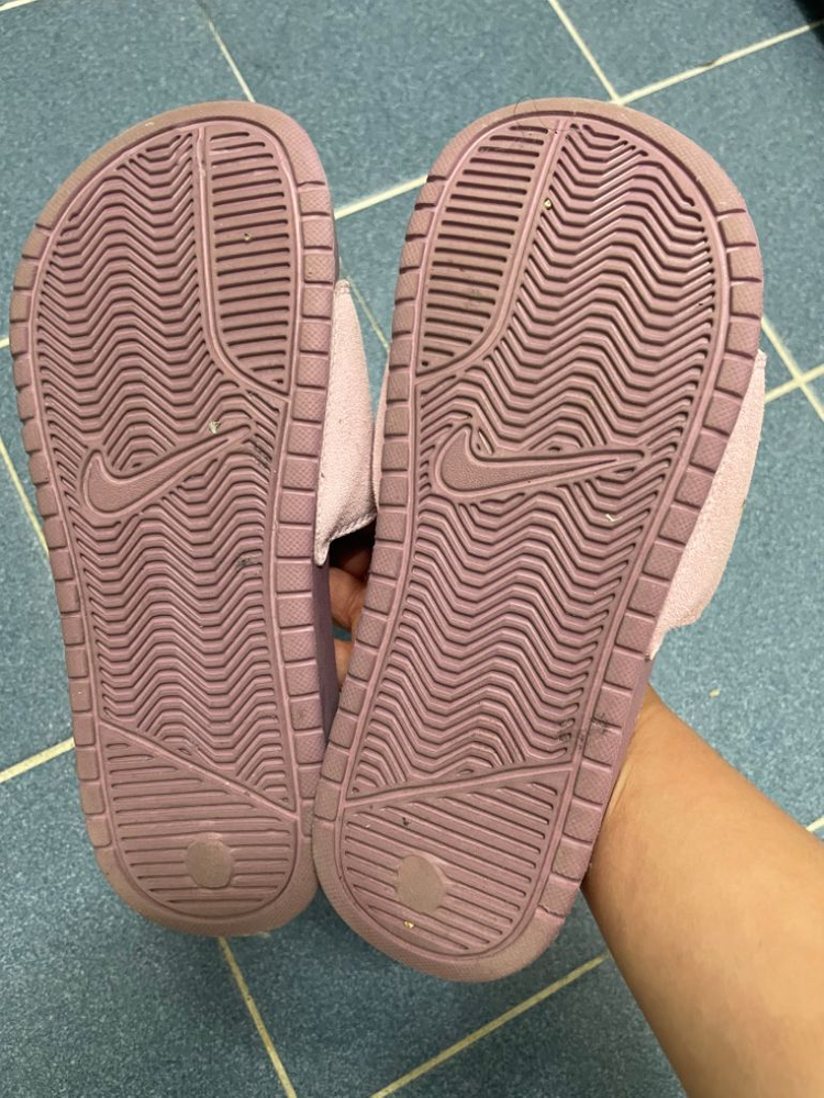 나이키 슬리퍼 220사이즈--2