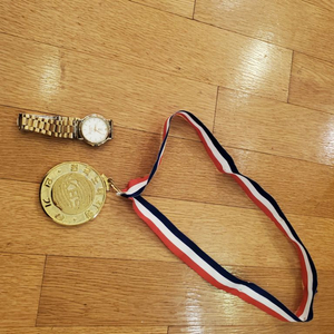 전국 노래자랑 인기상 메달과 기념시계