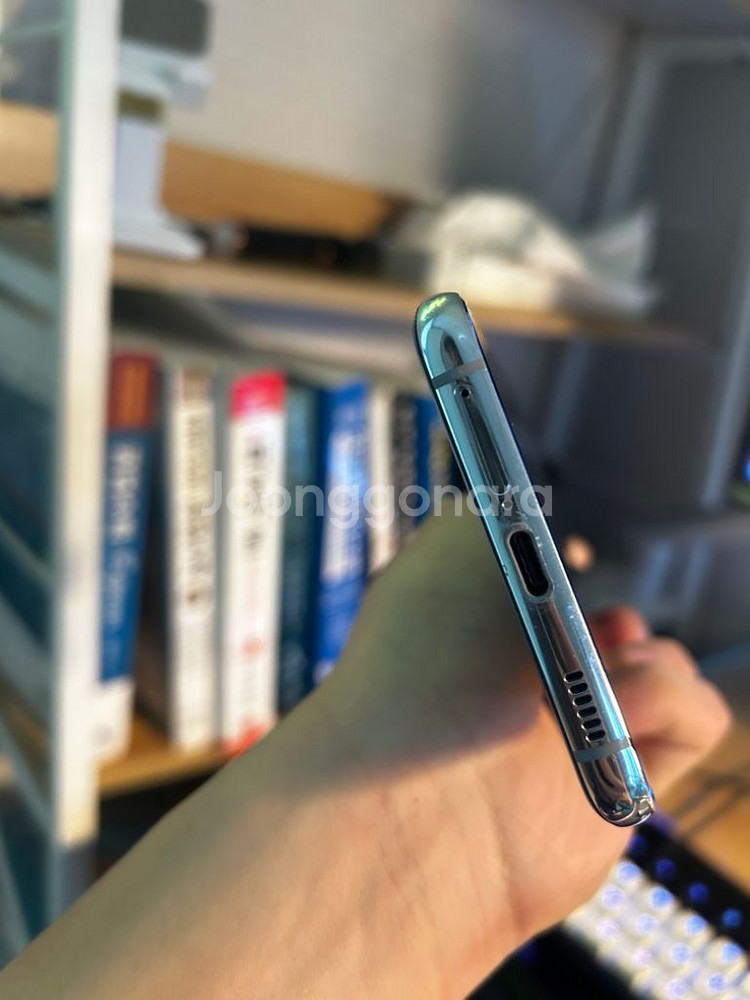 갤럭시 s21 플러스 256gb 실버 판매합니다--2