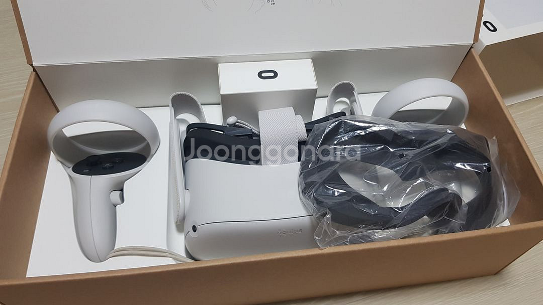 오큘러스 퀘스트2 64GB 팝니다--5